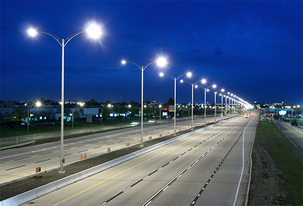 How Smart Cell Poles Improve CA Highways and Roads