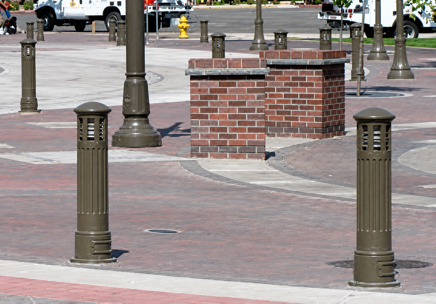 How Bollard Lighting Transforms Modern Outdoor Spaces
